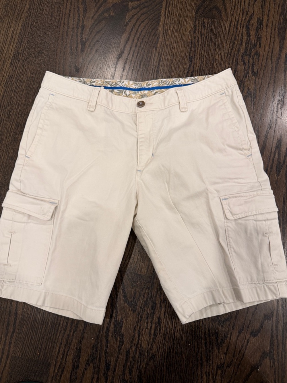Men's Cargo Shorts in Cream - Lightweight Everyday Style